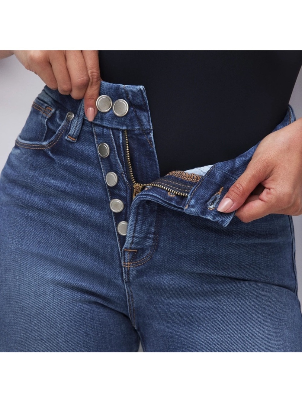 Good American High-Rise Button-Fly Jeans in Dark Blue Wash
